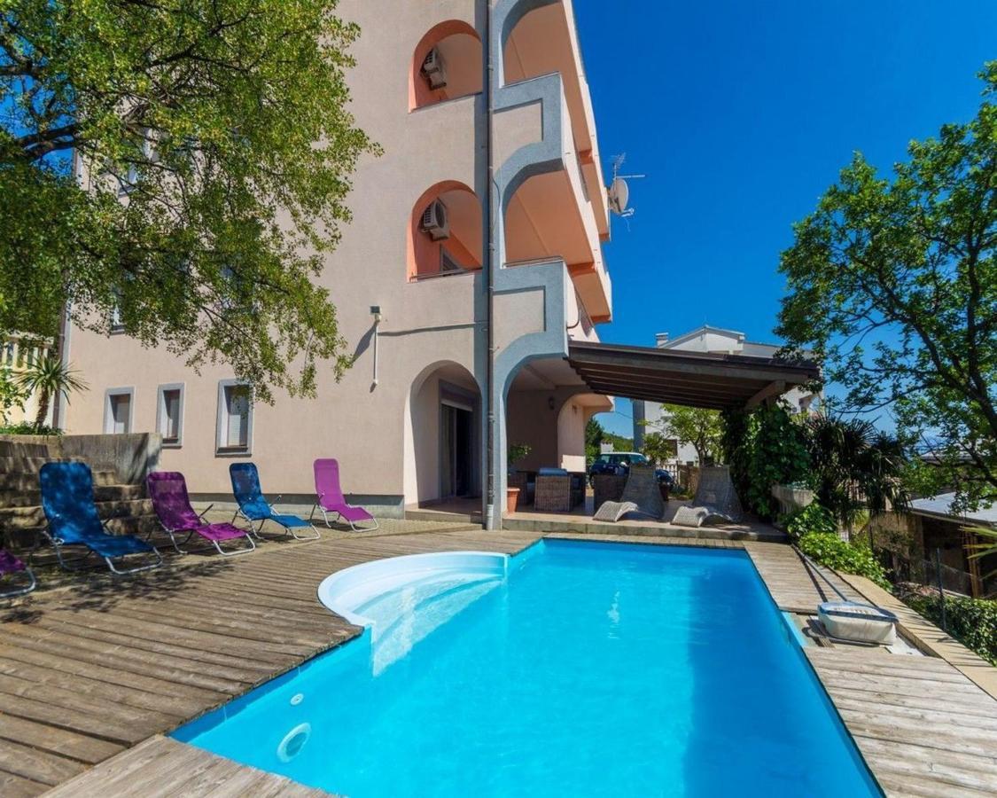 Apartments Djusi Dramalj Bagian luar foto