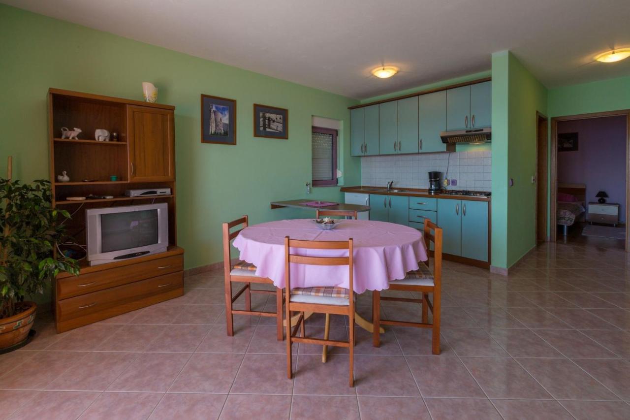 Apartments Djusi Dramalj Bagian luar foto