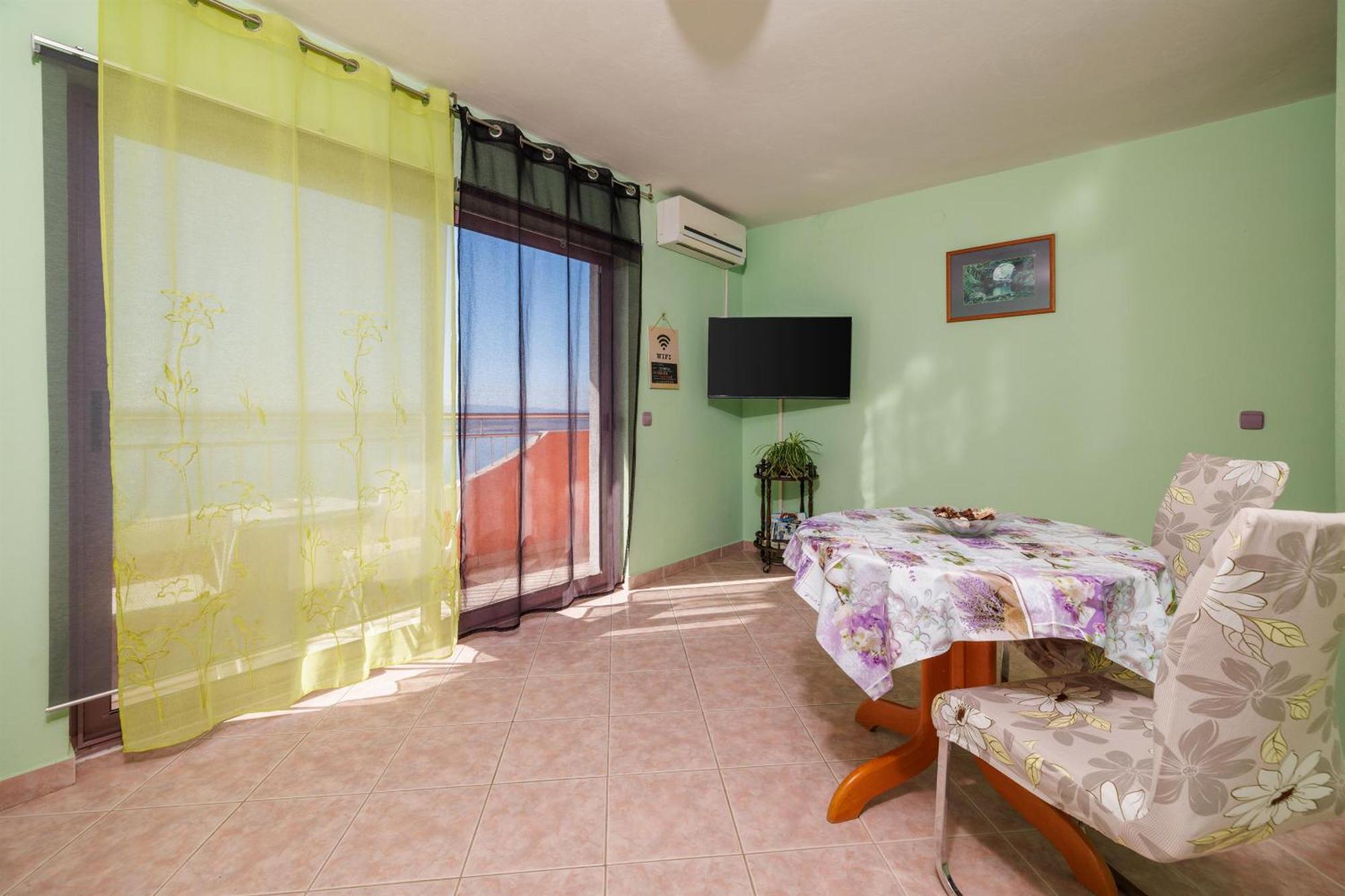 Apartments Djusi Dramalj Bagian luar foto