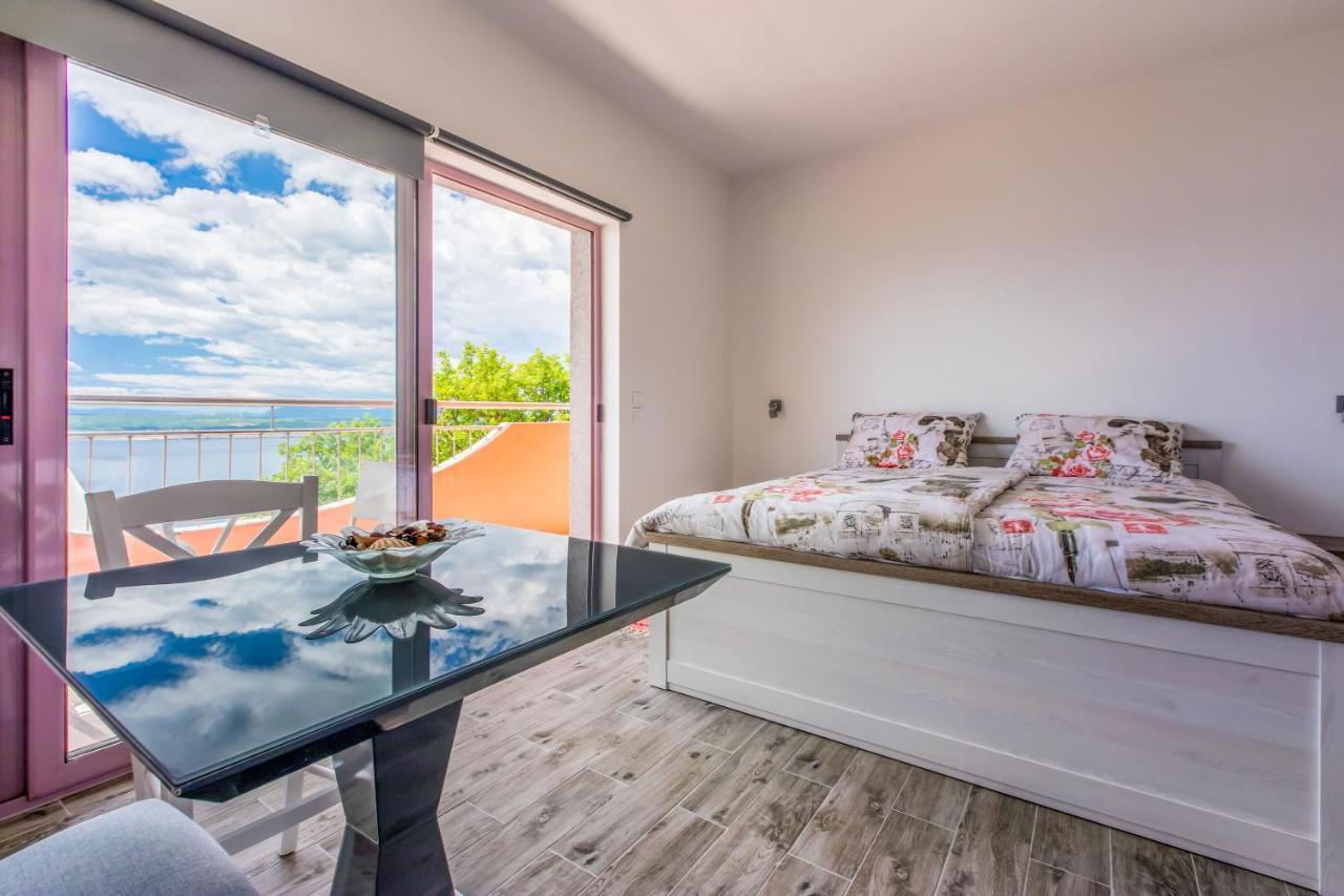 Apartments Djusi Dramalj Bagian luar foto
