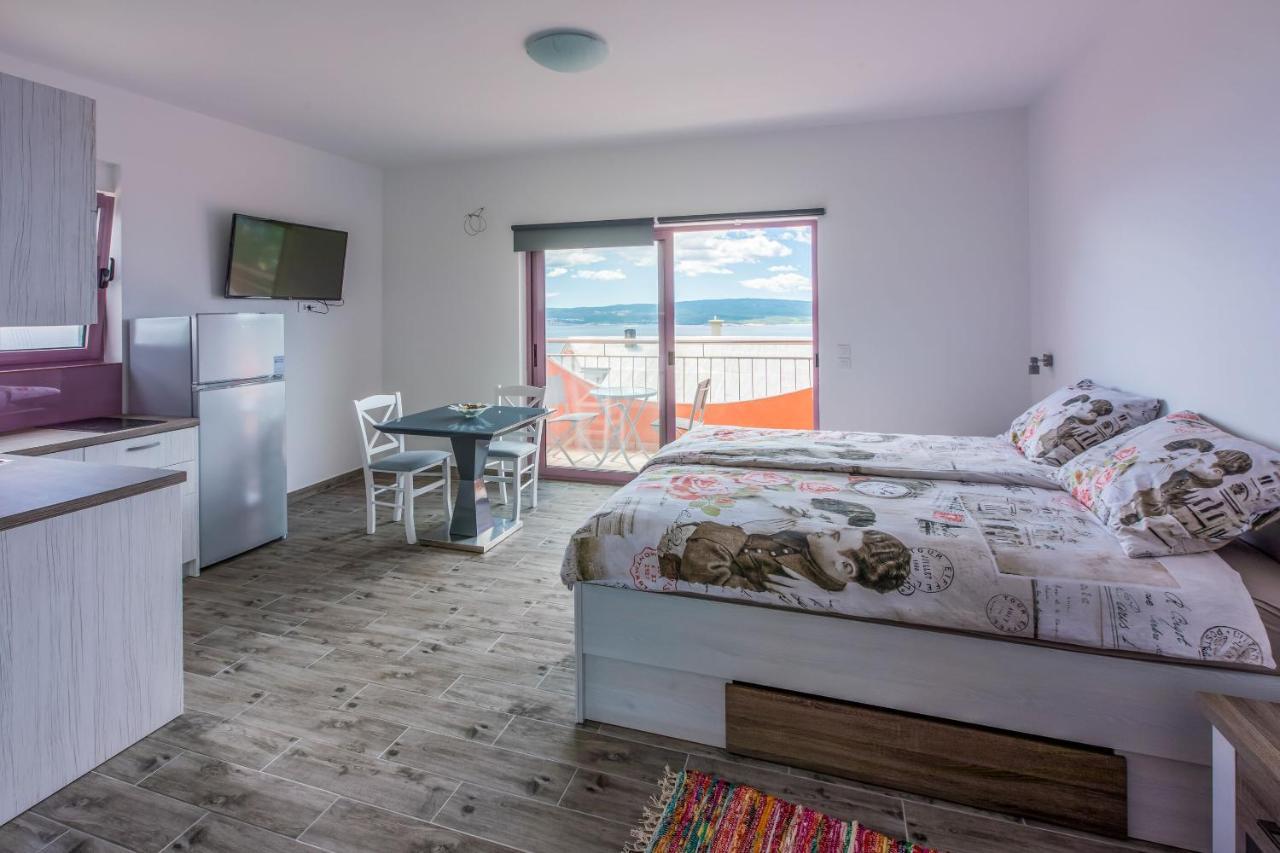 Apartments Djusi Dramalj Bagian luar foto