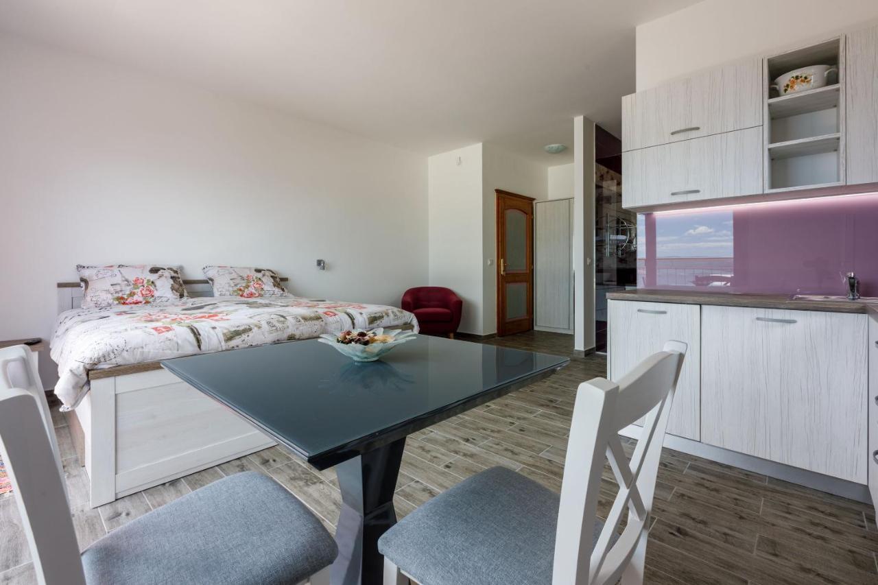 Apartments Djusi Dramalj Bagian luar foto