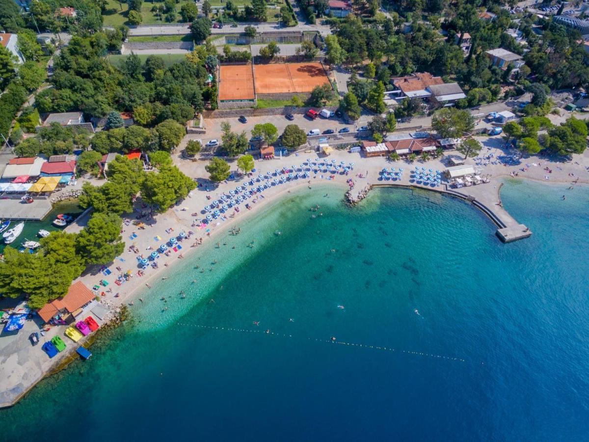 Apartments Djusi Dramalj Bagian luar foto